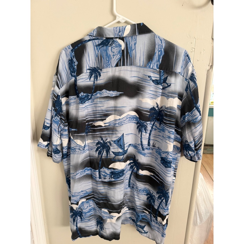 Pineapple Connection Mens Hawaiian Shirt Medium Blue Black Rayon Tropical Scenic